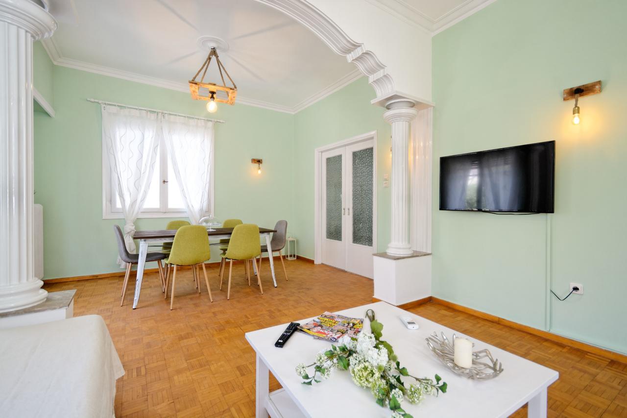 Kosta'S Cottage House เอเธนส์ ภายนอก รูปภาพ