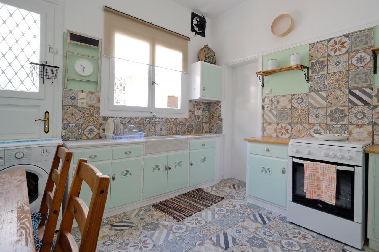 Kosta'S Cottage House เอเธนส์ ภายนอก รูปภาพ