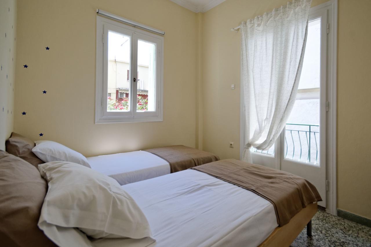 Kosta'S Cottage House เอเธนส์ ภายนอก รูปภาพ