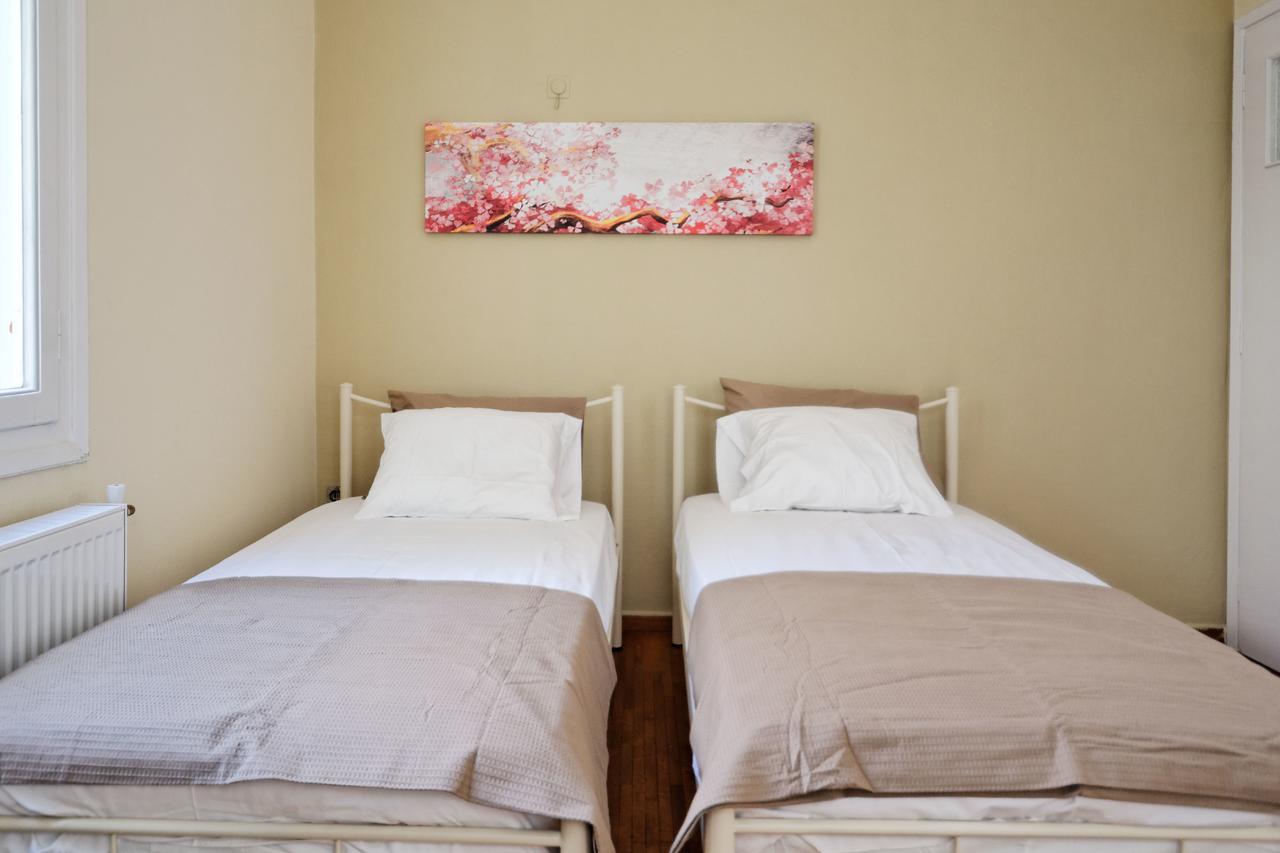 Kosta'S Cottage House เอเธนส์ ภายนอก รูปภาพ